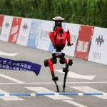 El ganador de la media maratón robótica de Beijing bate el récord mundial humano por 6 minutos