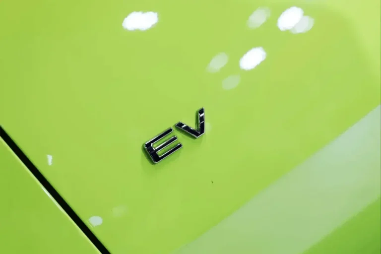 El aumento de las ventas de vehículos eléctricos en la UE, impulsado por la guerra en Irán, beneficia a las marcas chinas