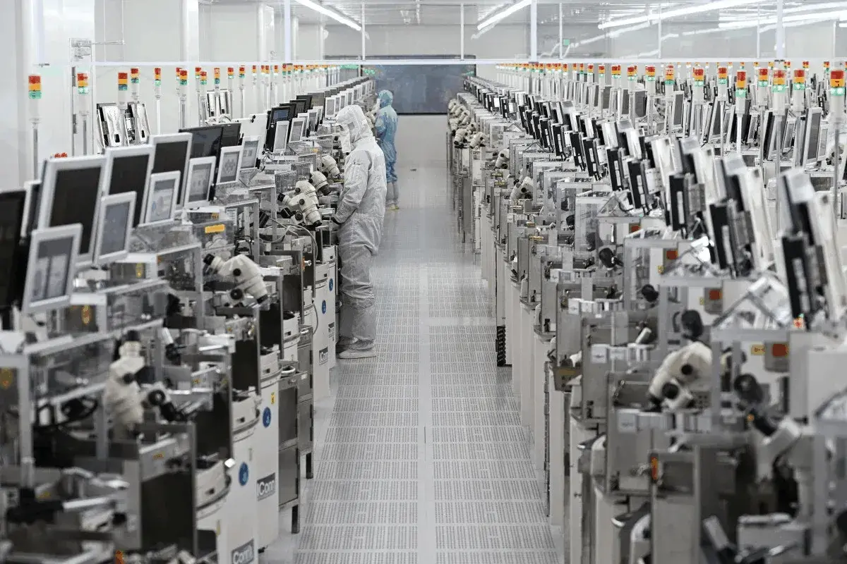 En este momento estás viendo La carrera por el talento en semiconductores e IA se intensifica mientras Taiwán endurece la represión contra la supuesta captación ilegal de talento