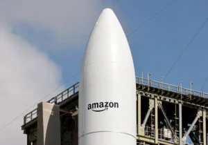 Lee más sobre el artículo Amazon comprará la empresa de satélites Globalstar en una operación de 11.570 millones de dólares para competir con Starlink, la compañía de Musk