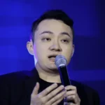 El multimillonario Justin Sun demanda a la empresa de criptomonedas de la familia Trump