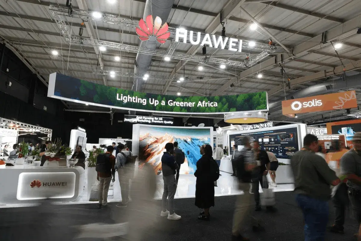 En este momento estás viendo Las ganancias de Huawei aumentan un 8,6 % en 2025, manteniendo un desempeño general estable