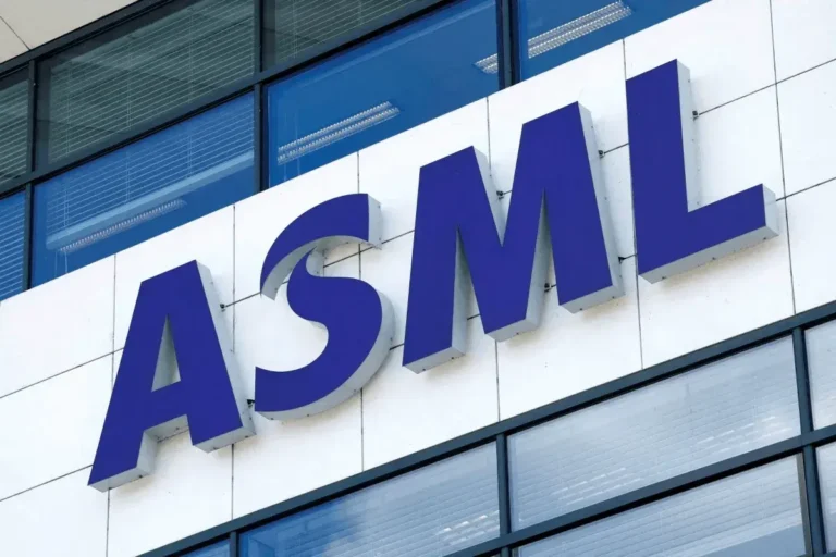 ASML eleva su previsión de ventas para 2026 a pesar de la caída de las ventas en China