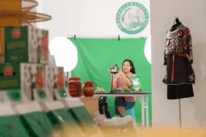 Lee más sobre el artículo China restringe las propinas en transmisiones en vivo con nuevas normas para proteger a los menores