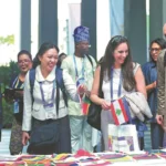 Se subraya el papel de los humanos en la enseñanza a medida que evoluciona la IA