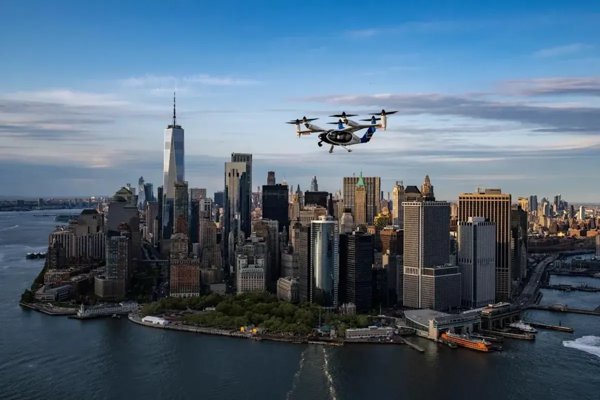 En este momento estás viendo Joby Aviation está realizando demostraciones de vuelos de taxi aéreo de 10 minutos desde el JFK hasta Manhattan durante una semana