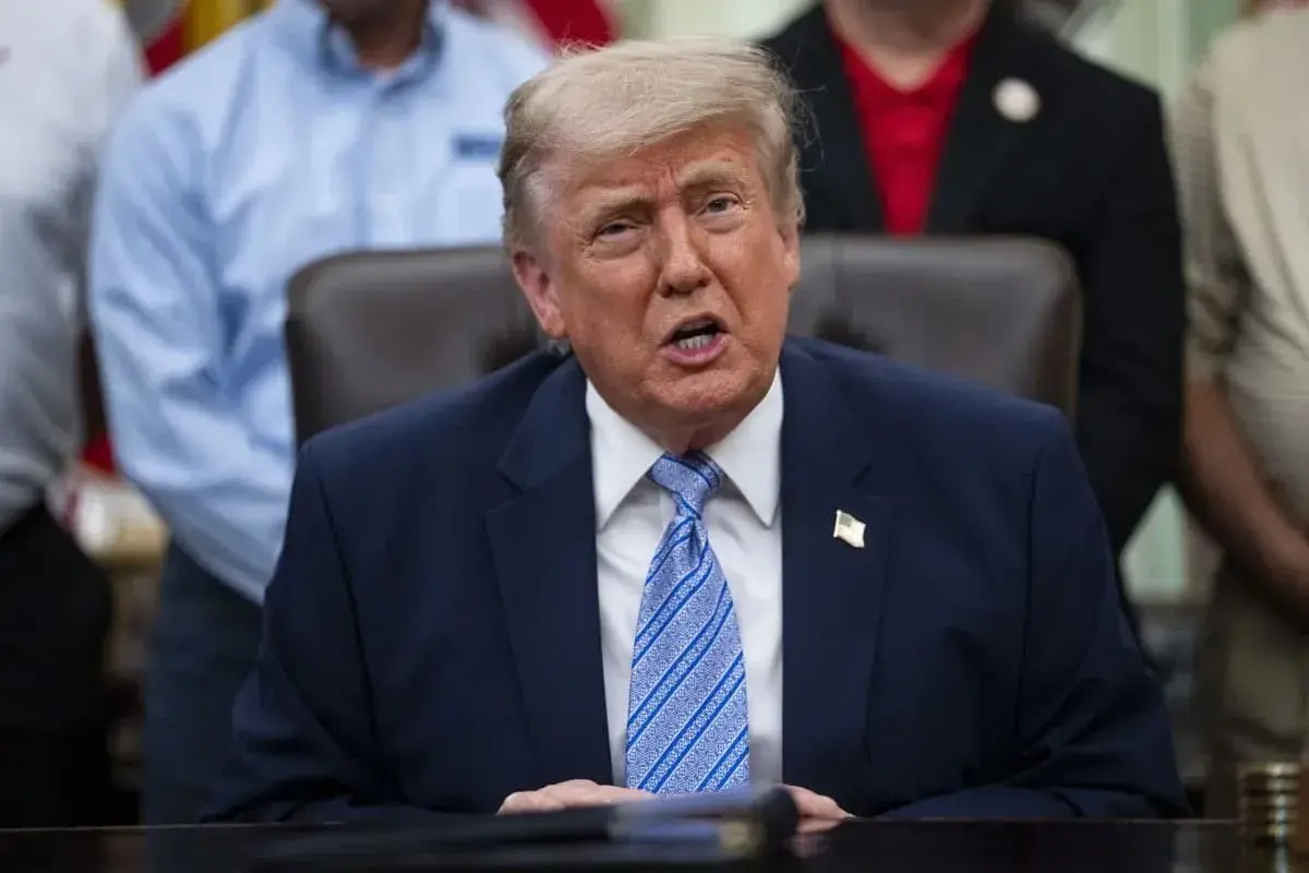 En este momento estás viendo Trump cancela la firma de una orden ejecutiva sobre IA para mantener la «ventaja» sobre China en el sector