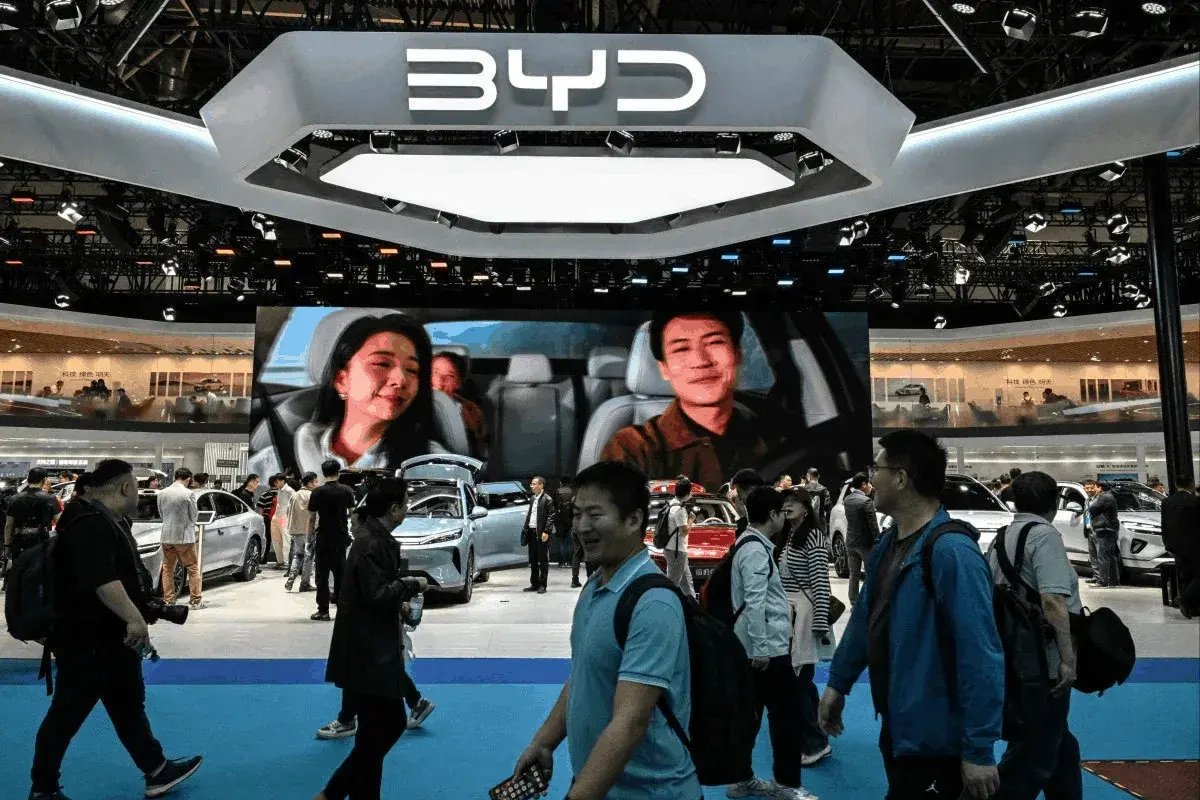 En este momento estás viendo BYD de China aspira a cero accidentes con su sistema «God’s Eye» y promete cubrir los costos de colisiones