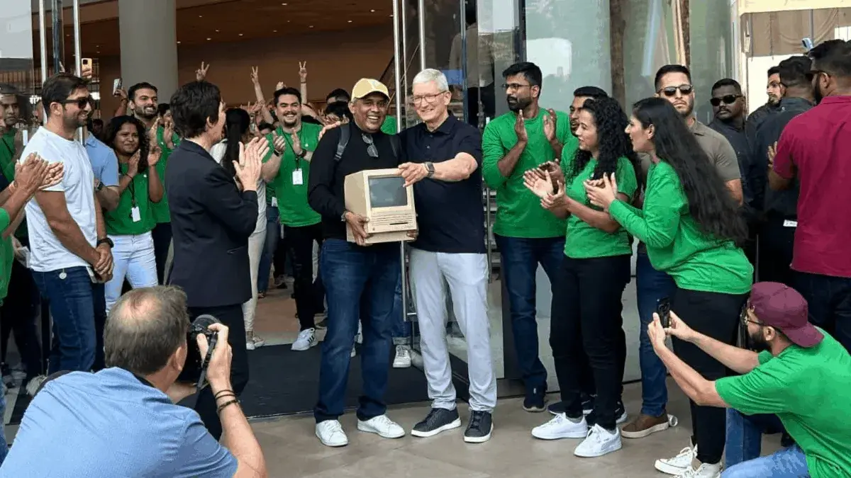 En este momento estás viendo La era de Tim Cook: Cómo Apple se convirtió en un imperio de 4 billones de dólares gracias a varios aciertos y algunos tropiezos