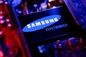 Lee más sobre el artículo Samsung y SK Hynix advierten de una escasez récord en el mercado de memorias ante el aumento vertiginoso de la demanda de IA