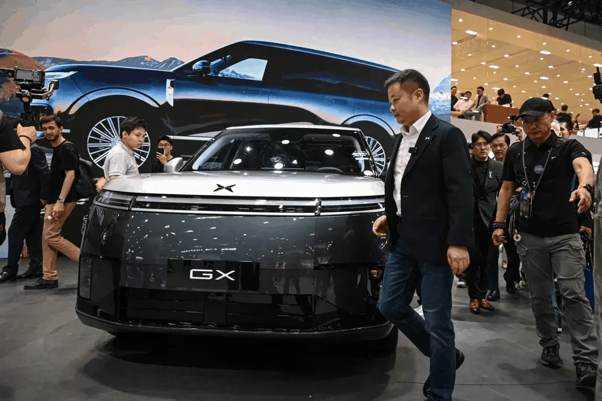 En este momento estás viendo Xpeng se fija agosto como meta para superar la tecnología de conducción autónoma de Tesla en China