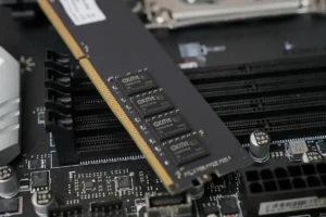Lee más sobre el artículo Los fabricantes chinos de módulos de memoria intensifican la producción a medida que el avance de CXMT en DDR5 llega al mercado
