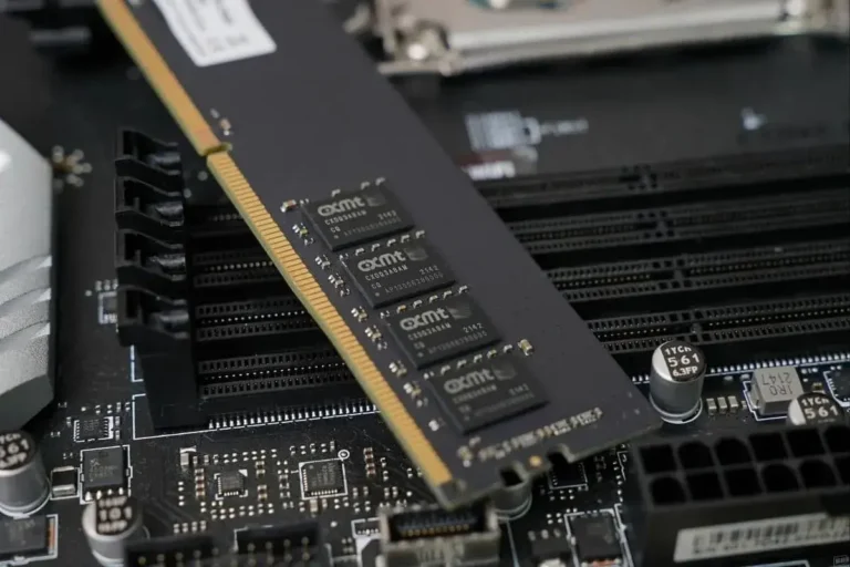 Los fabricantes chinos de módulos de memoria intensifican la producción a medida que el avance de CXMT en DDR5 llega al mercado