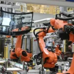 Por dentro de Fuyao Glass, el proveedor chino de autopartes cuyo presidente se sentó junto a Elon Musk