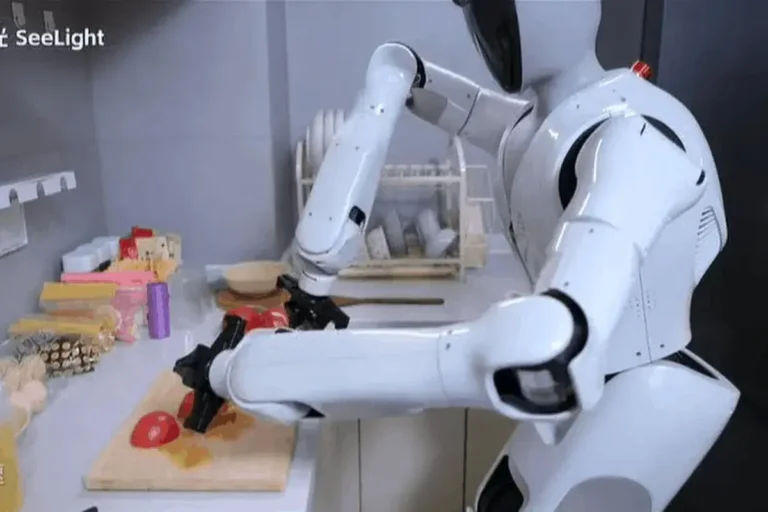 Los robots humanoides comerciales en China podrían pronto lavar la ropa, hacer las camas y cuidar a los ancianos