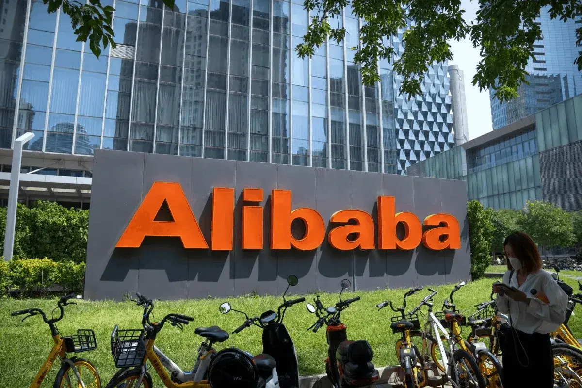 En este momento estás viendo El nuevo modelo de IA de Alibaba supera a sus rivales de OpenAI y Google en un ranking de programación
