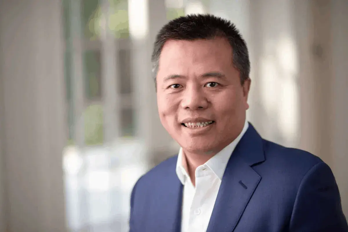 En este momento estás viendo MiroMind, del multimillonario tecnológico Chen Tianqiao, suspende sus servicios en China tras la saga de Meta y Manus