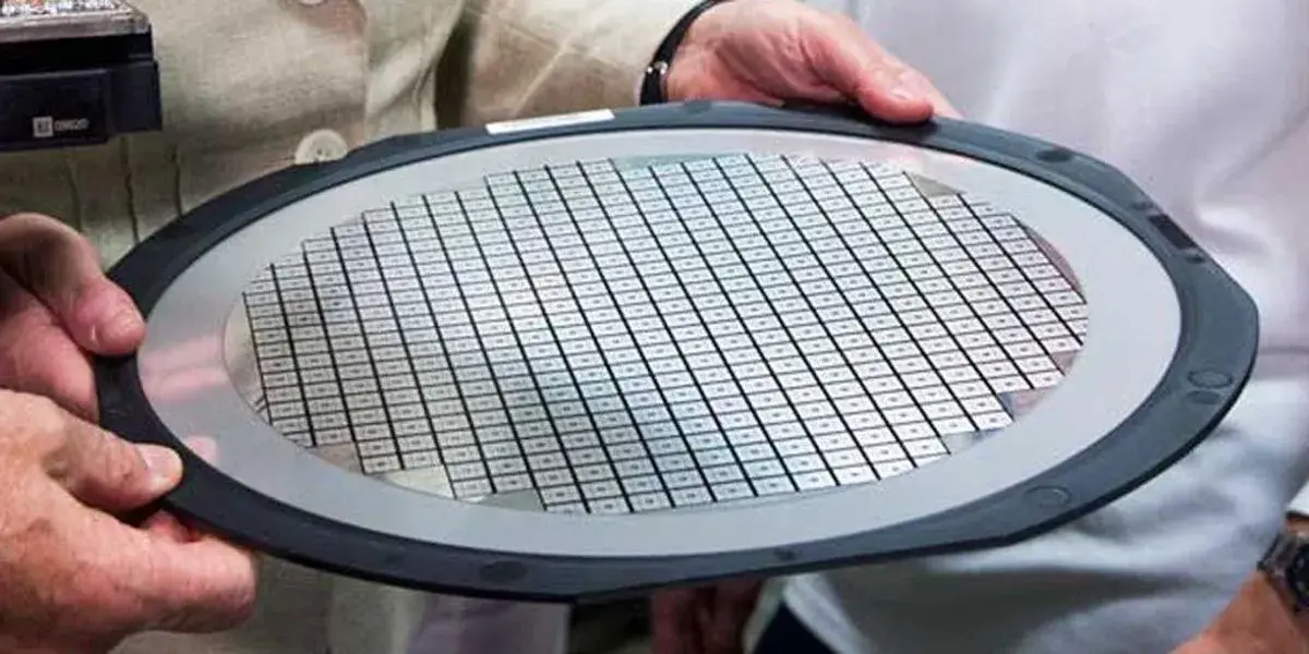 En este momento estás viendo La «transferencia en seco» permite la integración flexible a escala de oblea de semiconductores 2D monocristalinos