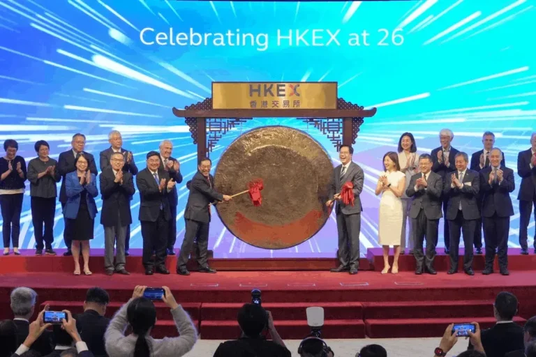 Hong Kong apuesta por fortalecer los intercambios mediante reformas, futuros de bonos e impulso al mercado del oro