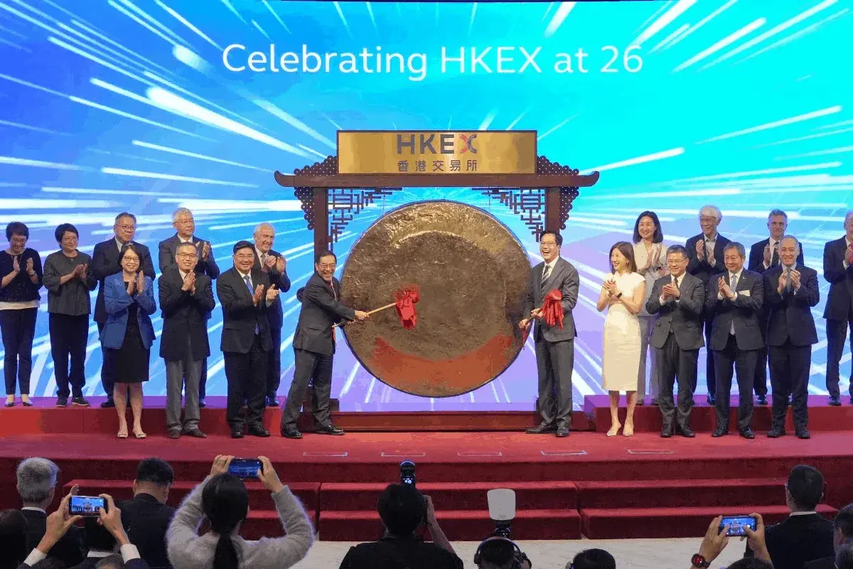 En este momento estás viendo Hong Kong apuesta por fortalecer los intercambios mediante reformas, futuros de bonos e impulso al mercado del oro