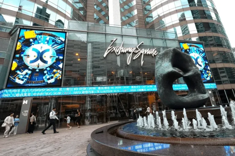 La capitalización bursátil de Zhipu AI supera el billón de dólares de Hong Kong tras el fuerte ascenso de las acciones del desarrollador de GLM-5.2