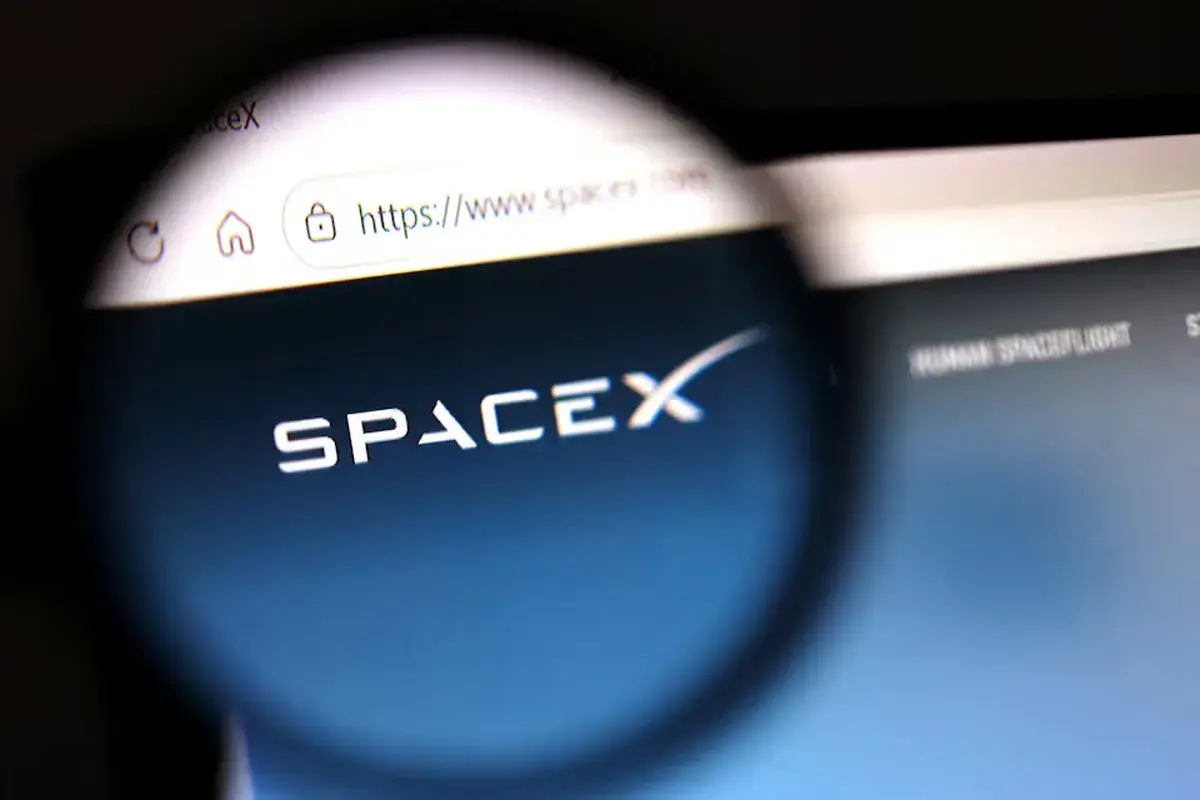 En este momento estás viendo SpaceX cierra un acuerdo con Google para el suministro de recursos informáticos de IA tras un pacto con Anthropic antes de su salida a bolsa