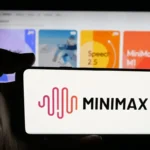 El índice tecnológico Hang Seng de Hong Kong da la bienvenida a MiniMax y Zhipu, marcando un hito en IA en medio de la caída del mercado