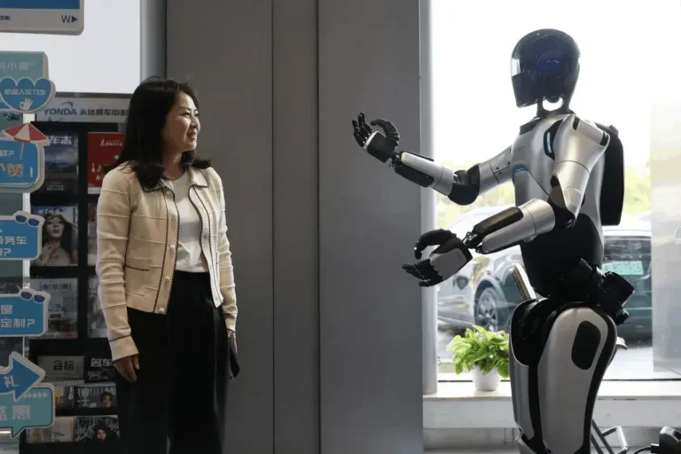 Alibaba y Tencent lideran el giro de los chatbots hacia la IA encarnada para la robótica