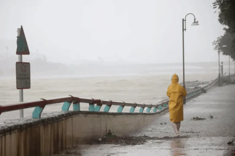 IA china mejora los pronósticos ante la amenaza de supertifones en Hong Kong