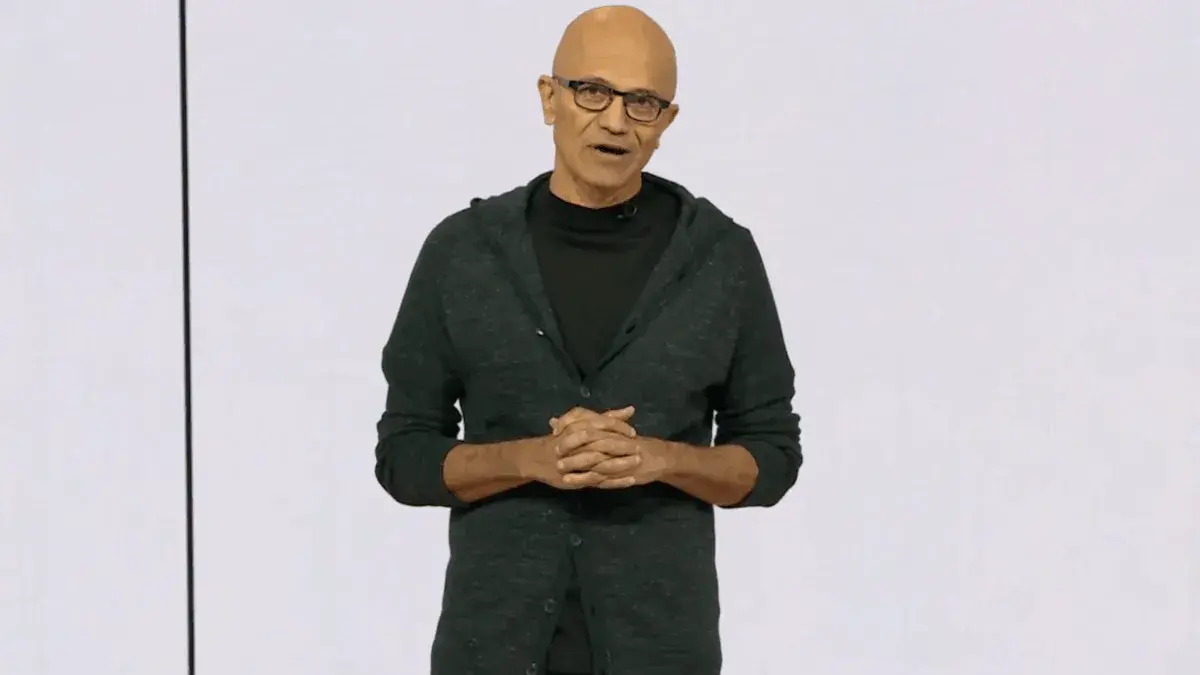 En este momento estás viendo Microsoft presenta nuevos modelos de IA para reducir la dependencia de OpenAI y disminuir los costos para los desarrolladores