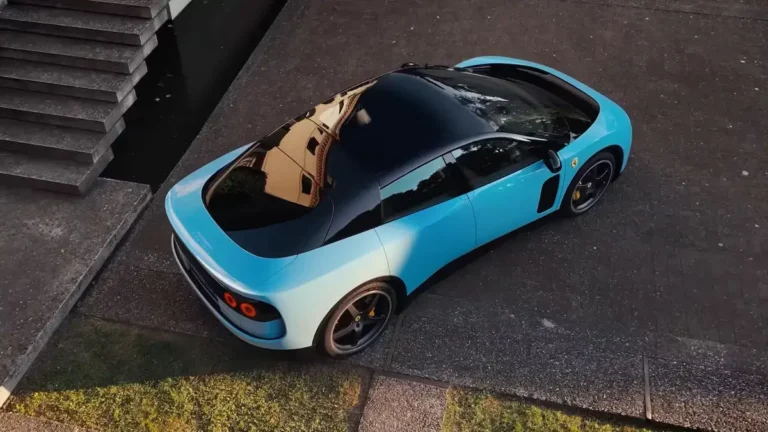 ¿Un iPhone con ruedas? La radical estética minimalista del primer Ferrari eléctrico diseñado por Jony Ive