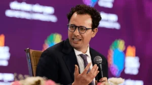 Lee más sobre el artículo El director ejecutivo de Anthropic, Dario Amodei, afirma que la empresa de IA no aboga por prohibir los modelos de pesos abiertos