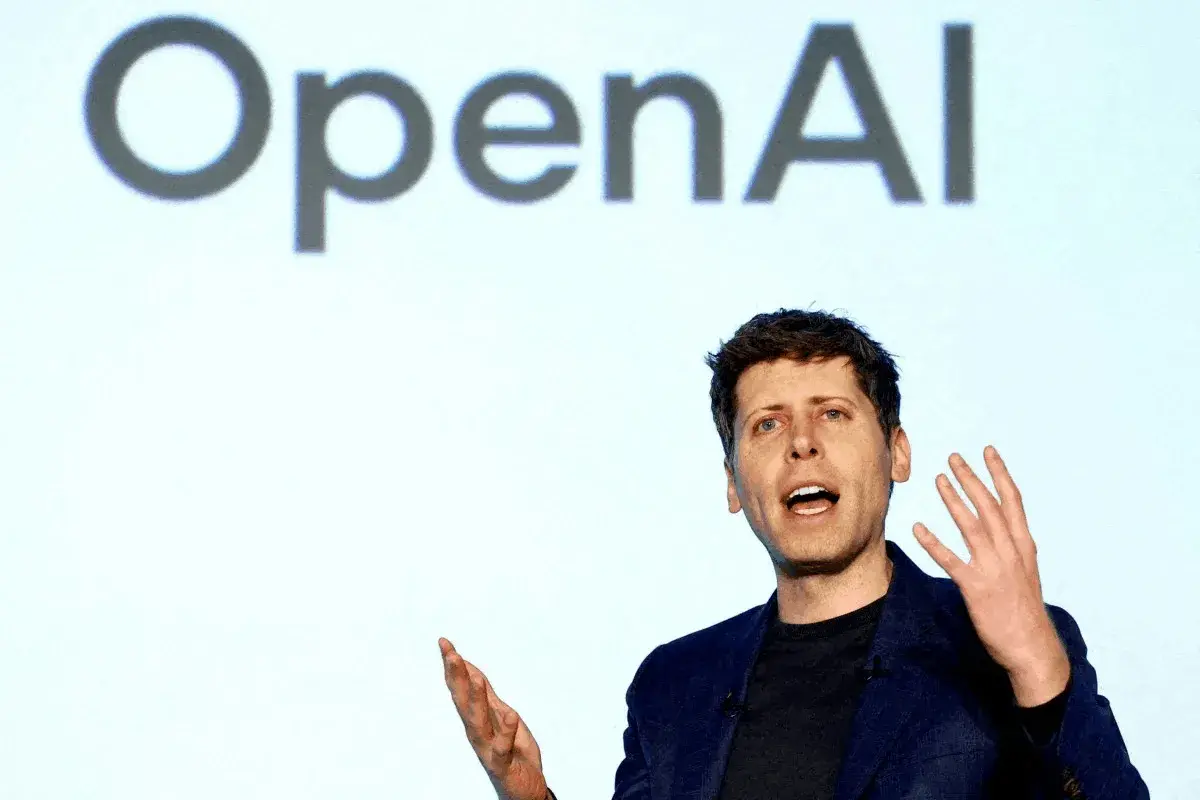 En este momento estás viendo Sam Altman apunta a una guerra de precios de OpenAI ante la creciente rivalidad con Anthropic y China