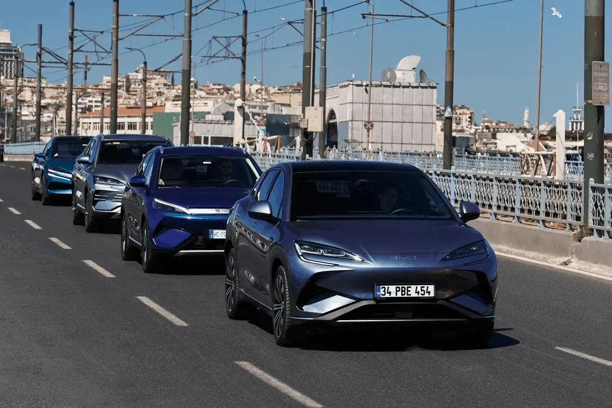 En este momento estás viendo BYD muestra tecnología de batería y carga en un viaje de 15.000 kilómetros desde Roma a Hong Kong