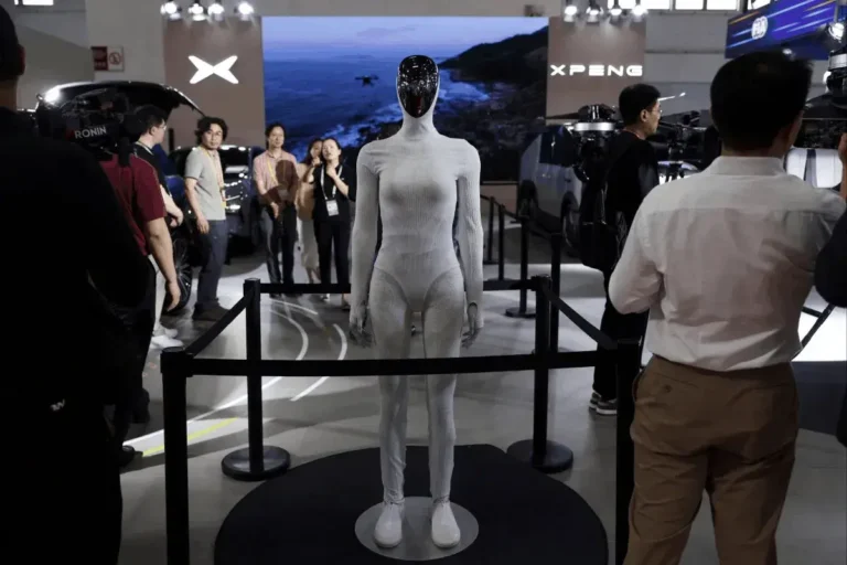 Carrera contra Tesla: el fabricante chino de vehículos eléctricos Xpeng lanzará a nivel mundial su robot humanoide viral en 2027
