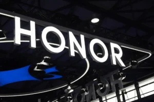 Lee más sobre el artículo Alibaba se aliará con Honor en la carrera por crear dispositivos con agentes de IA