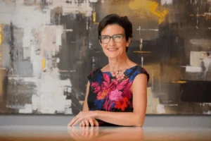 Lee más sobre el artículo La directora ejecutiva de Citi afirma que dos carreras en torno a la IA están definiendo el futuro de la banca