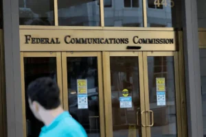 Lee más sobre el artículo La FCC deniega a una empresa estadounidense con vínculos chinos la autorización para prestar servicios de telecomunicaciones
