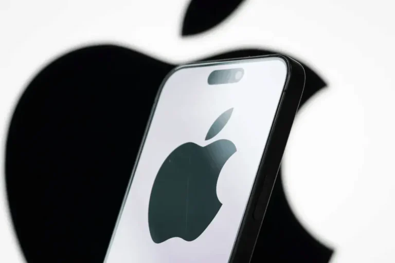 La función «Ocultar mi correo electrónico» de Apple tiene un fallo que expone direcciones de correo electrónico reales, según afirma un investigador