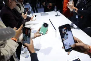 Lee más sobre el artículo El fuerte aumento de los precios de los chips de memoria hace “imposible” fabricar teléfonos económicos de forma rentable