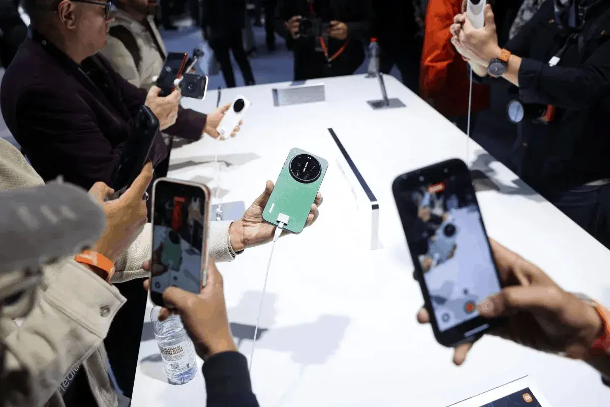 En este momento estás viendo El fuerte aumento de los precios de los chips de memoria hace “imposible” fabricar teléfonos económicos de forma rentable