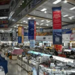 13/07/2026 –  En el centro de electrónica de China, la crisis de los chips de memoria golpea con fuerza a los consumidores