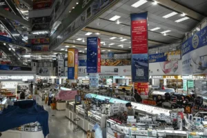 Lee más sobre el artículo 13/07/2026 –  En el centro de electrónica de China, la crisis de los chips de memoria golpea con fuerza a los consumidores