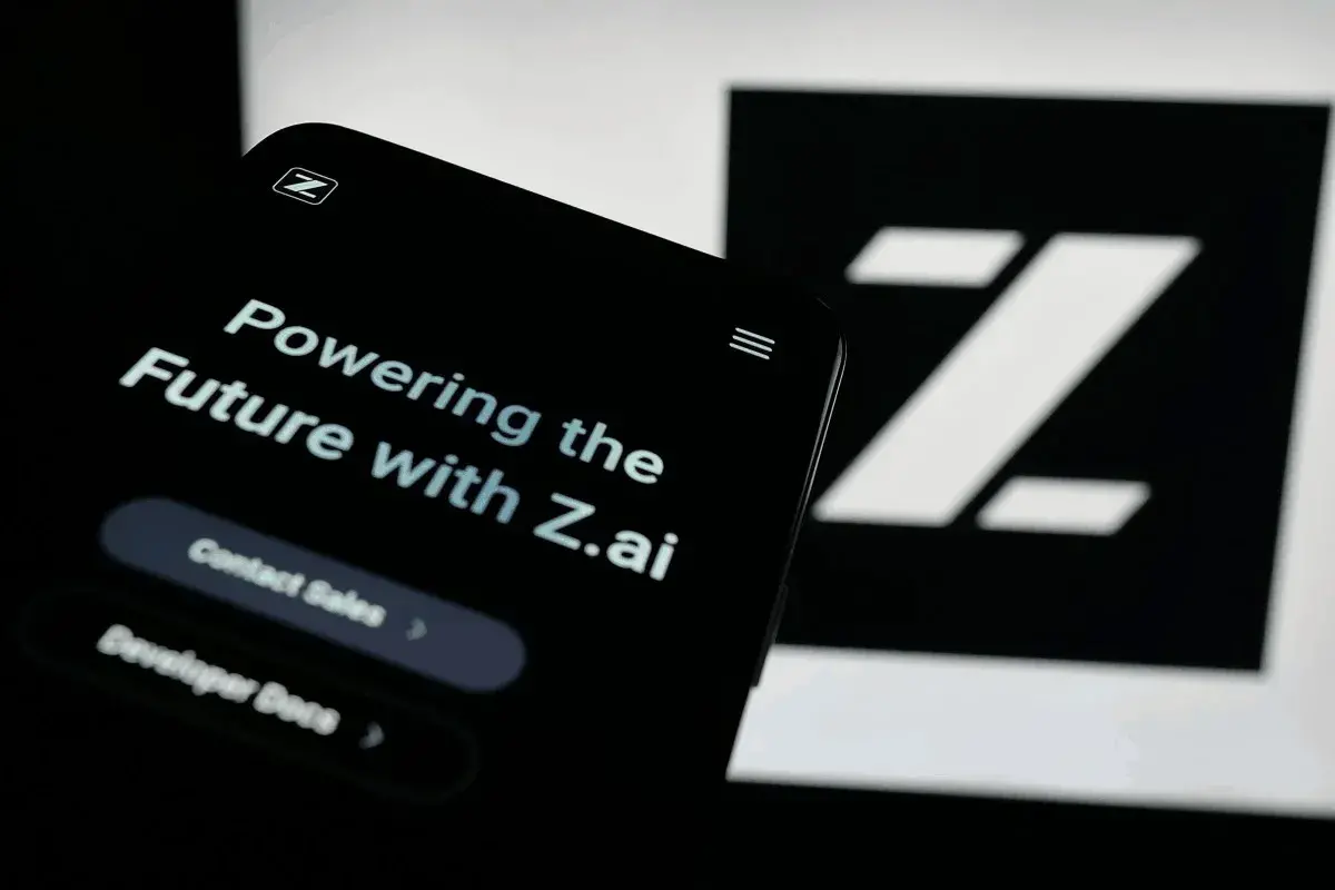 En este momento estás viendo Zhipu AI lanza una herramienta de control para el modelo GLM-5.2 mientras la firma china desafía a Anthropic