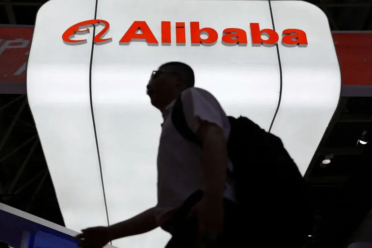 En este momento estás viendo Alibaba prohíbe a su personal usar Claude Code por preocupaciones sobre software espía de Anthropic