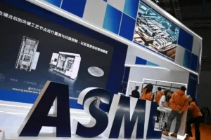 Lee más sobre el artículo Según los analistas, los avances de China en tecnología DUV propia no representan la mayor amenaza para ASML