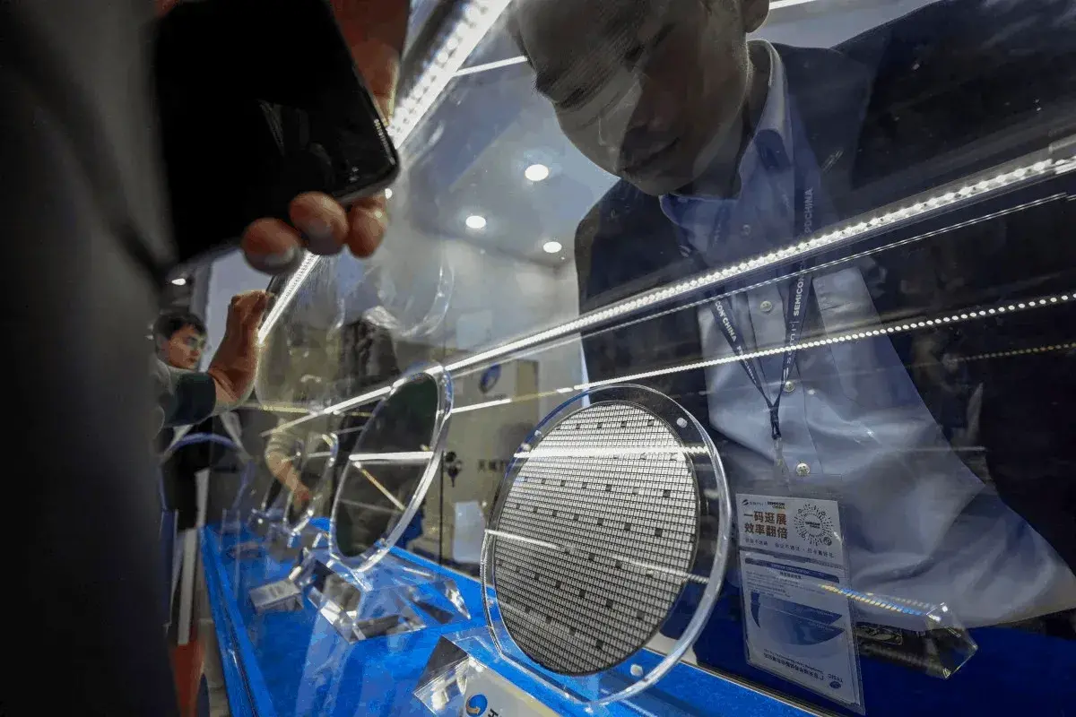En este momento estás viendo Más allá de la litografía: fabricante chino de equipos para chips logra un avance en el pulido de obleas