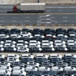 Buque de fabricación china transporta una cifra récord de vehículos eléctricos desde Shanghái a Europa