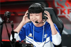 Lee más sobre el artículo «Cat», la gran figura china de *Honor of Kings*, reflexiona sobre su carrera en medio del auge de los deportes electrónicos
