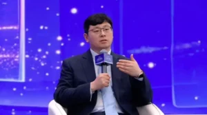Lee más sobre el artículo Qiu Xipeng: A la IA de próxima generación no le faltan más modalidades, sino comprensión contextual